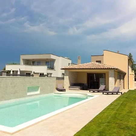 Markulin Comfortable Holiday Villa Pula